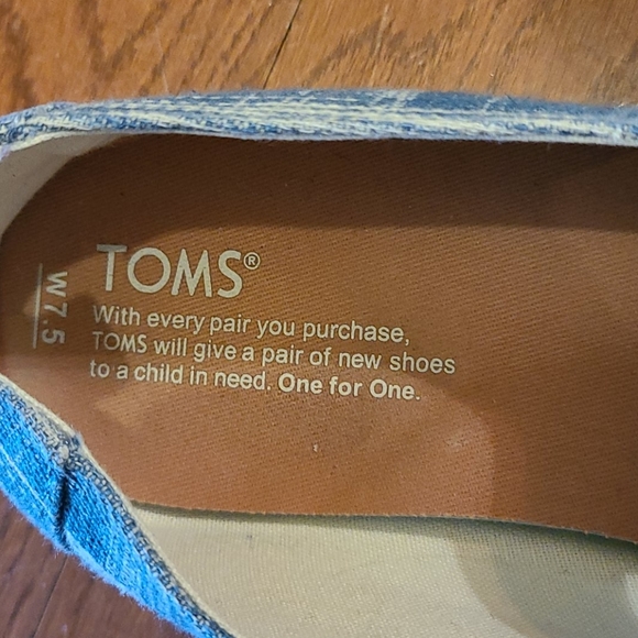Toms slip on size 7.5 - Picture 3 of 3